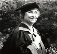 Helen Keller agée en diplomée